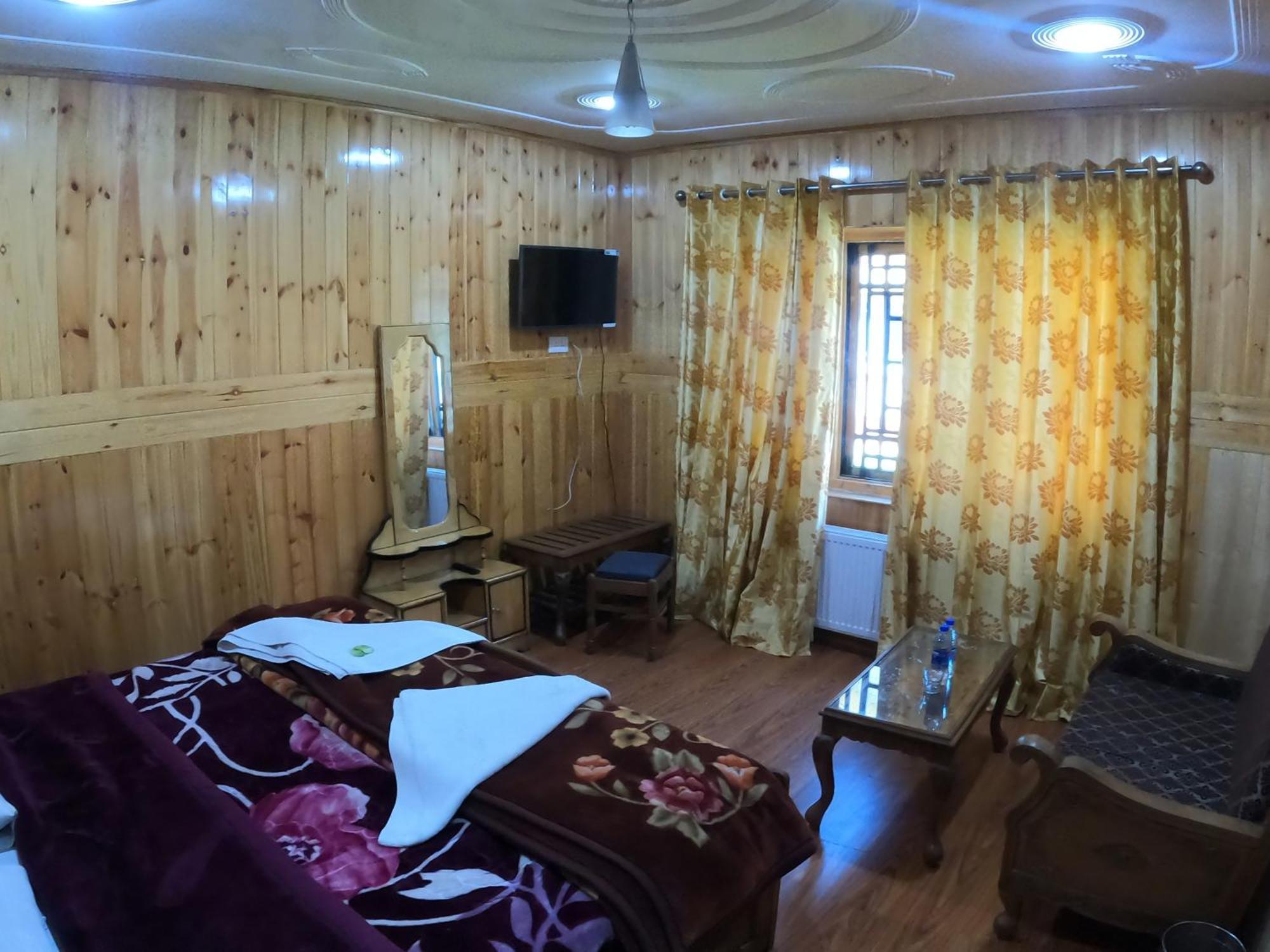 Hotel Barzman Sonāmarg Dış mekan fotoğraf
