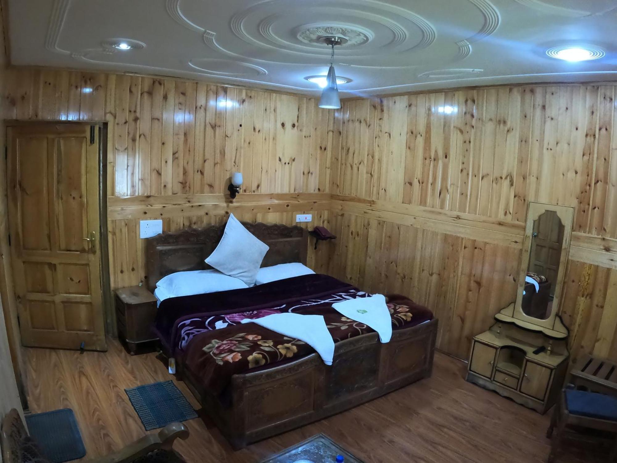 Hotel Barzman Sonāmarg Dış mekan fotoğraf