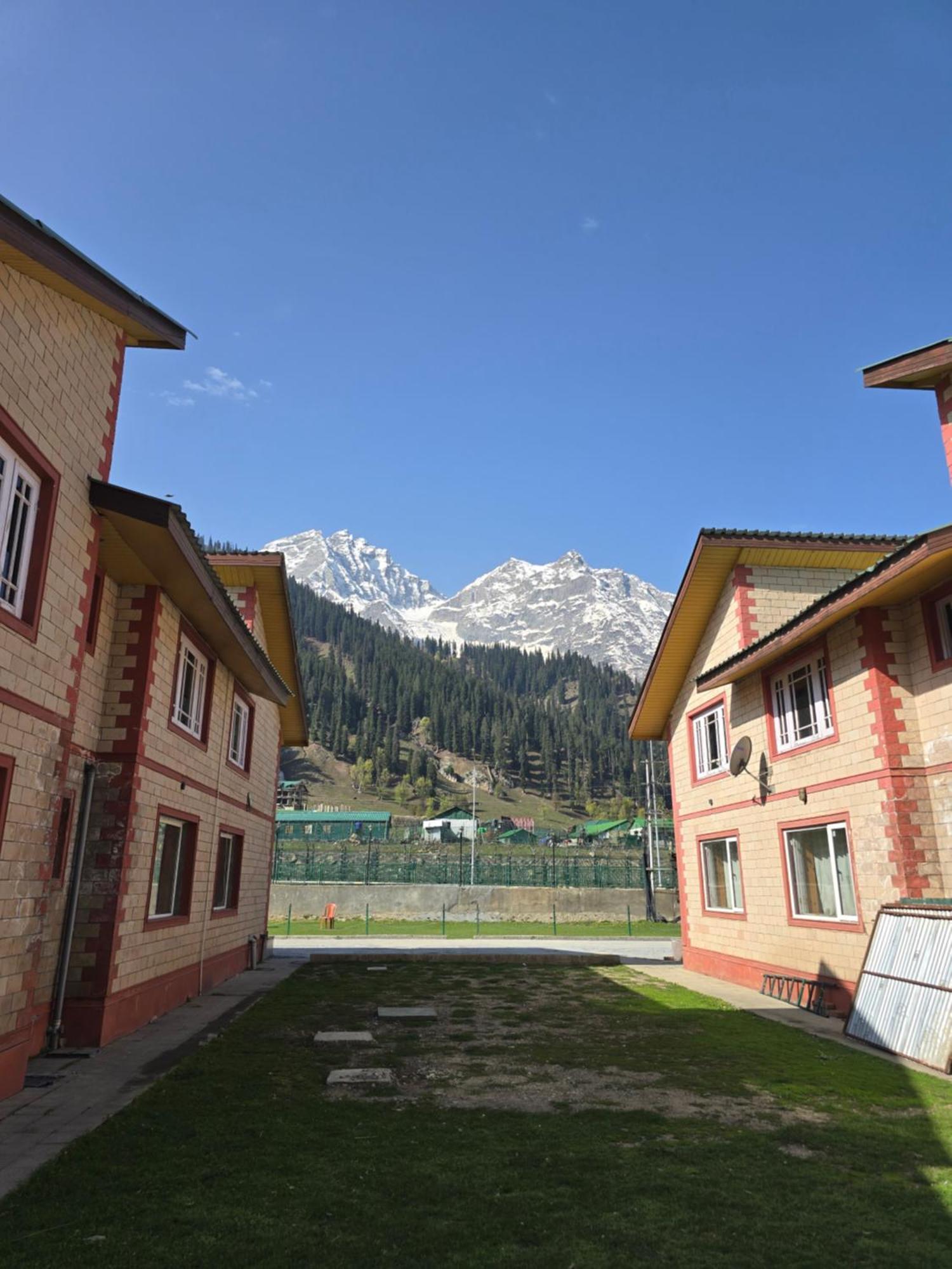 Hotel Barzman Sonāmarg Dış mekan fotoğraf